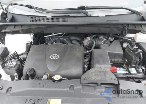 2018 Toyota Highlander Xle z USA, uszkodzony, nr VIN 5TDJZRFH3JS556538